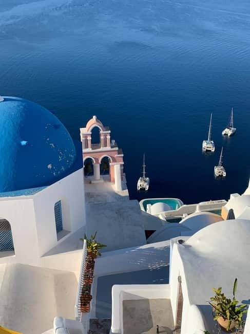 Santorini: Oia Sunrise Walking Tour with Local Guide - Discover the Charm of Santorinis Oia Sunrise Walking Tour