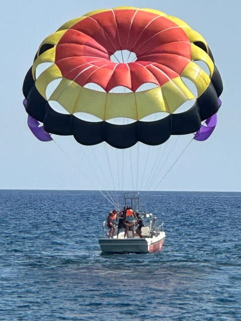 santorini-parasailing-experienceperissaperivolosst-george