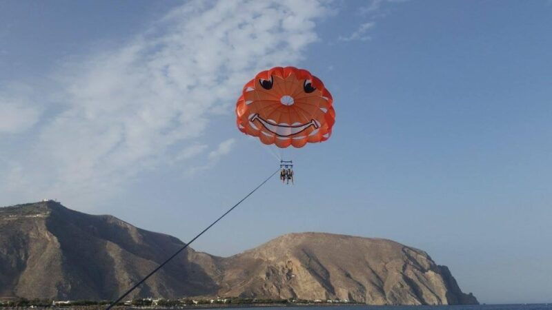 santorini-parasailing-flight-experience-at-black-beach-2