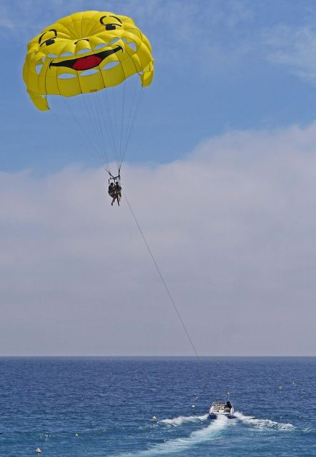 santorini-parasailing-flight-experience-at-black-beach-2