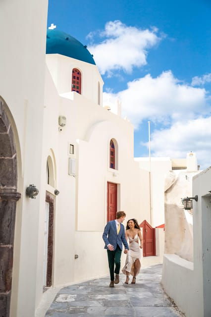 santorini-photography-tour-in-oia-village-for-15-hour