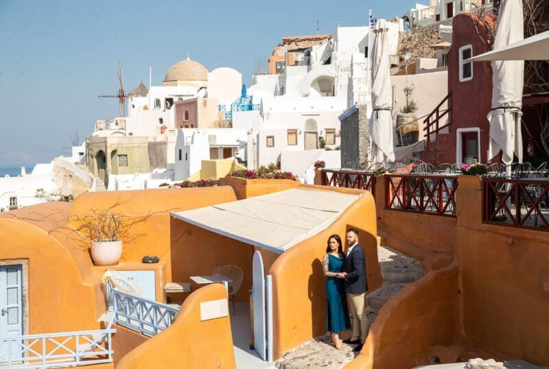 santorini-photography-tour-in-oia-village-for-15-hour