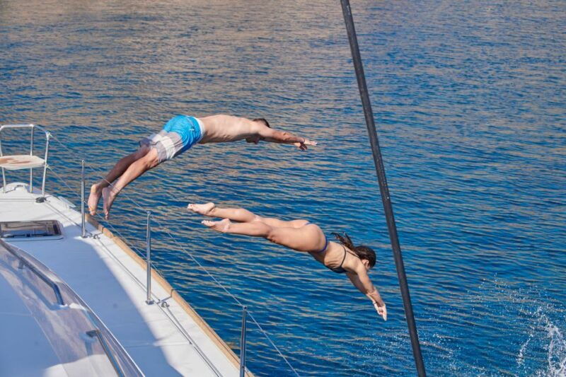 santorini-platinum-catamaran-cruise-w-bbq-meal-open-bar