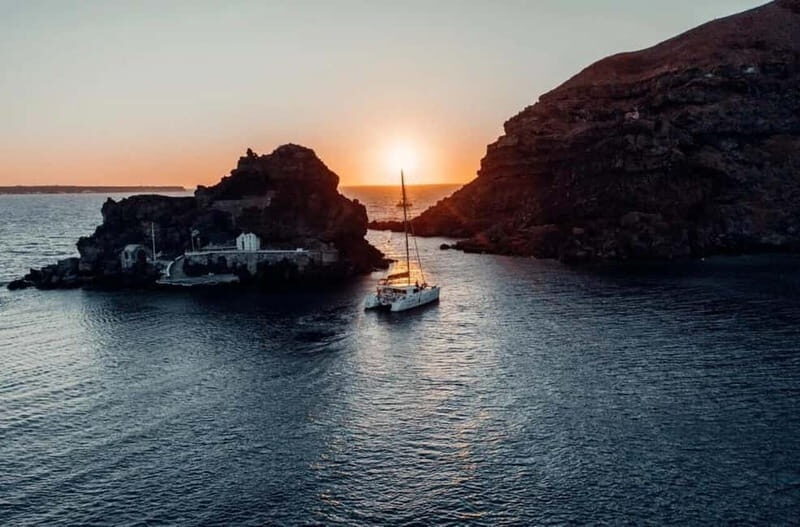 Santorini: Private Catamaran Cruise with BBQ Meal and Drinks - Key Points