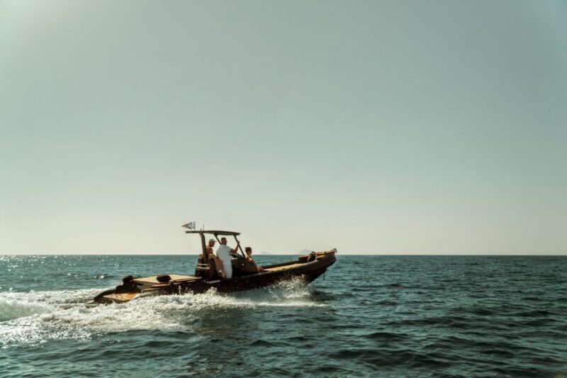 Santorini: Private Customizable RIB Cruise with Meal - FAQs