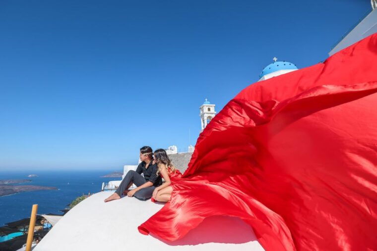 santorini-private-flying-dress-photoshoot-with-dress-rental