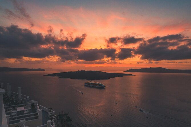 santorini-private-highlights-tour-wine-tasting-with-local-guide