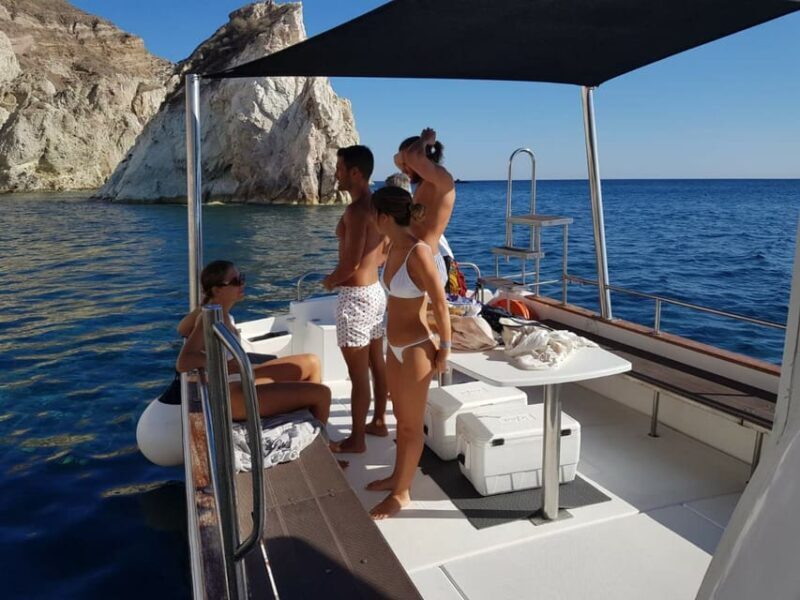 Santorini: Private Motorboat Cruise and Volcano Hike - A Close-Up on the Santorini Private Motorboat Experience