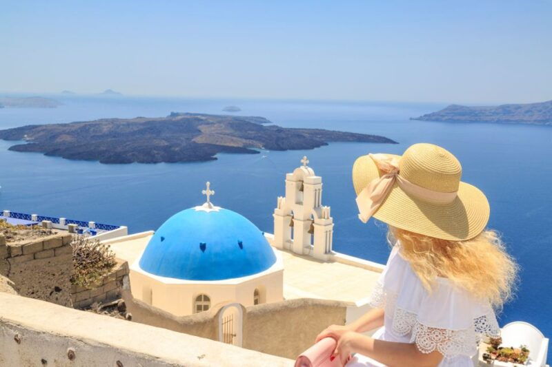 santorini-private-photo-shoot-in-fira-or-imerovigli