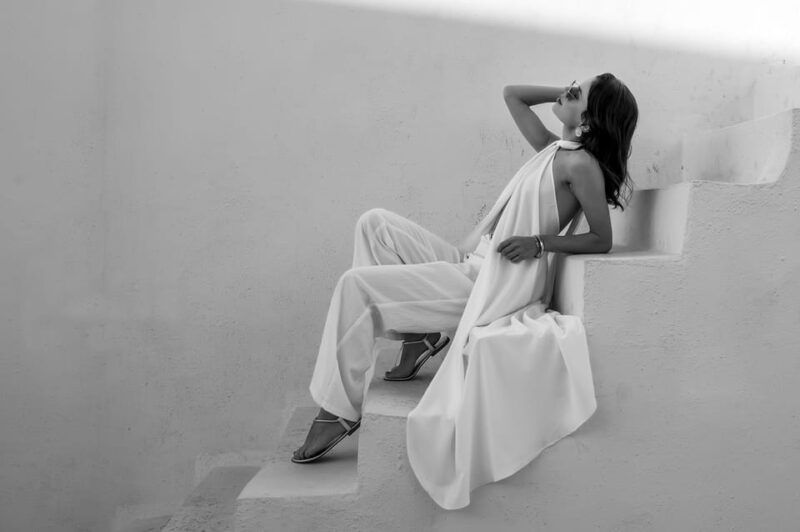 santorini-private-photo-shoot-with-a-professional