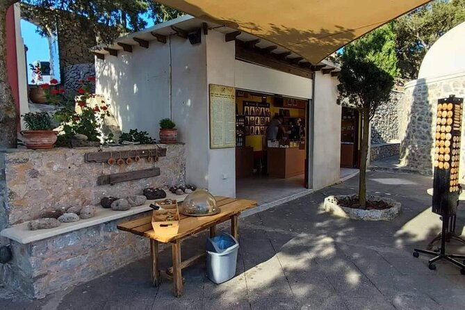 santorini-private-picnic-sunset-tour