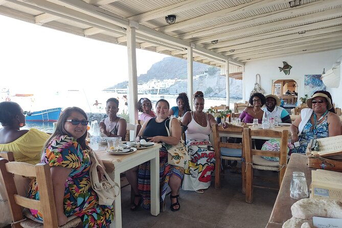 santorini-private-roundtrip-transfer-from-to-airportport-hotel