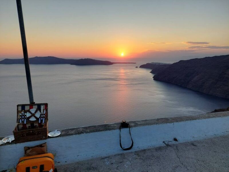 santorini-private-sunset-tour-with-picnic-transfer