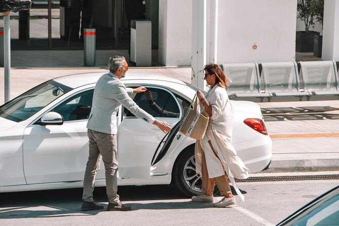 santorini-private-transfer-with-luxury-airconditioned-vehicle