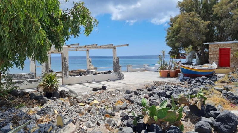 Santorini Private Wine Exprerience: 3 Wineries &Local Snacks - Key Points