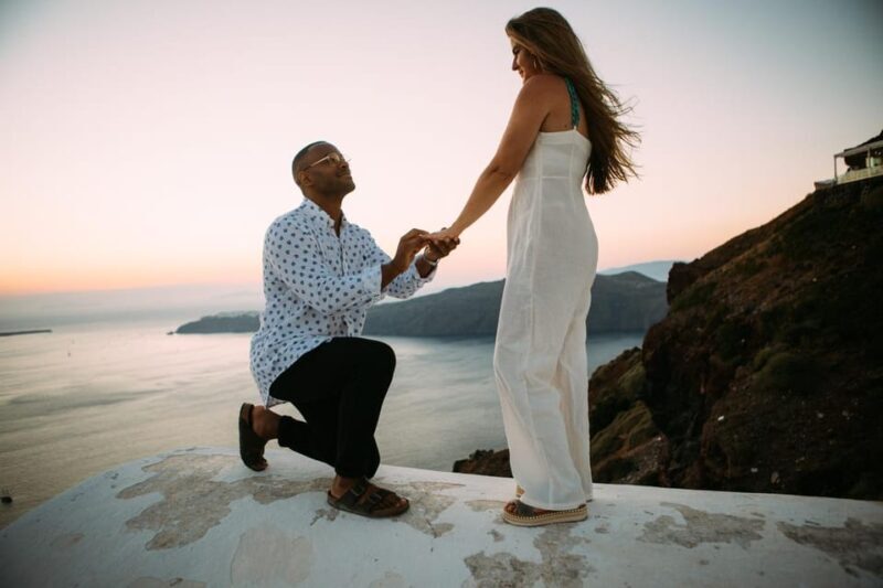 Santorini Proposal: A Luxury Photoshoot for Your Yes! Moment - Accessibility & Practical Considerations