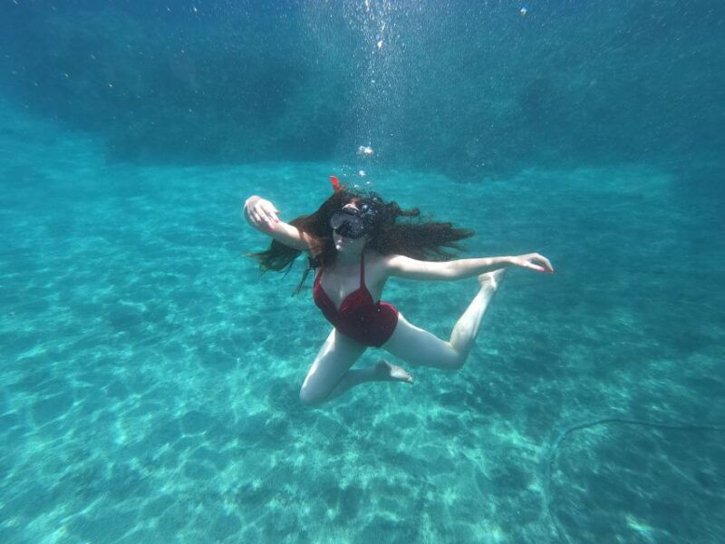 santorini-sea-caves-kayak-trip-with-snorkeling-and-picnic