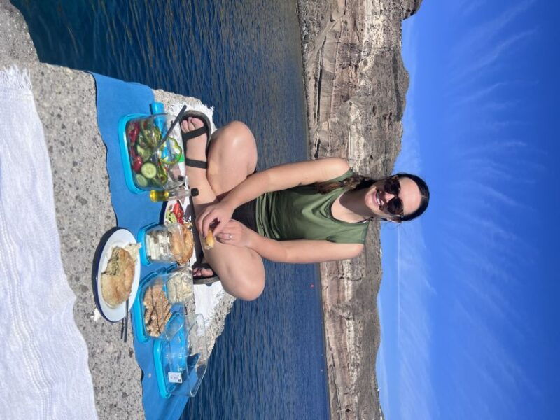 santorini-sea-caves-kayak-trip-with-snorkeling-and-picnic