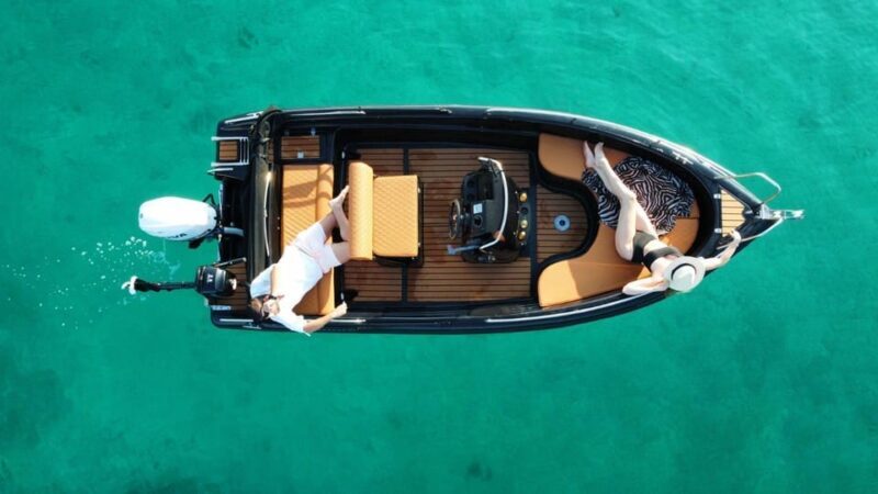 Santorini: Self-Drive Boat Rental without Boat License - Who Will Love This Experience?