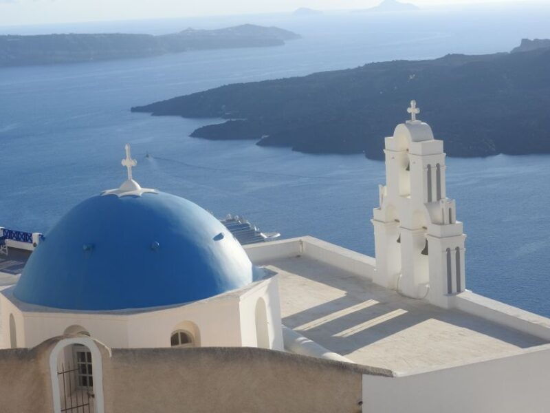 santorini-small-group-highlights-tour-of-venetian-castles