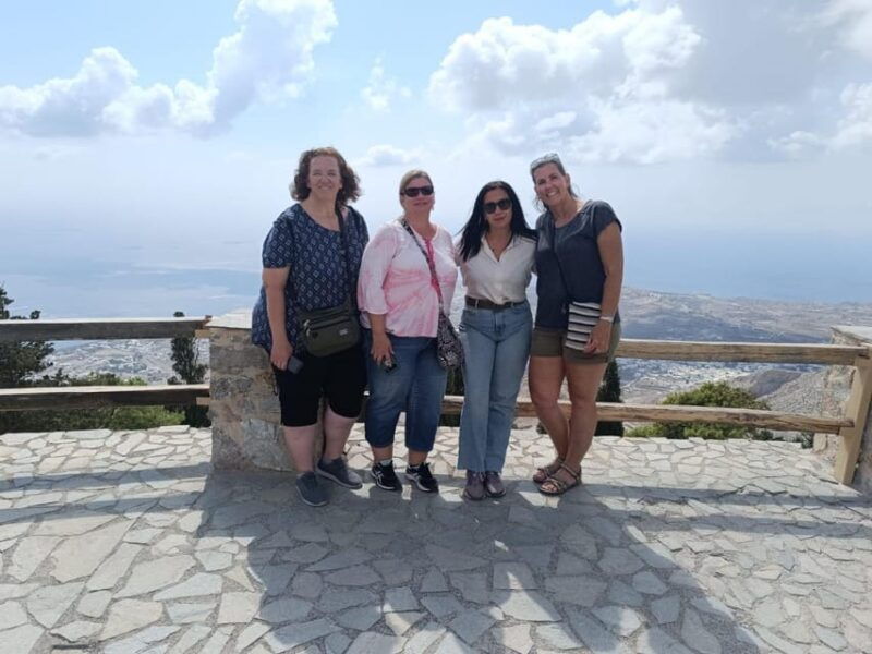 santorini-small-group-sightseeing-tour-with-a-local-guide