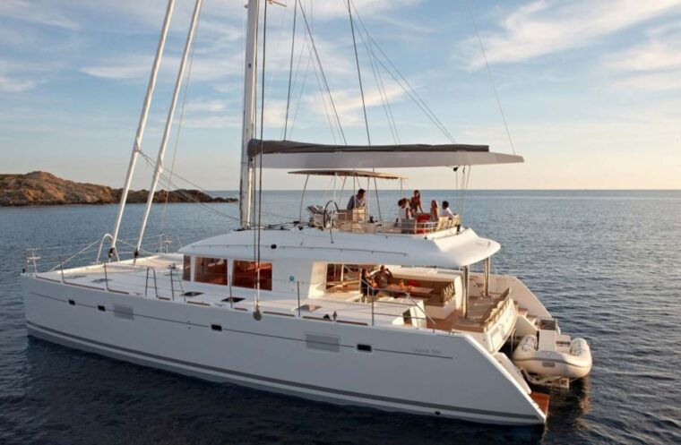 santorini-sunset-cruise-with-greek-dinner-and-transfer