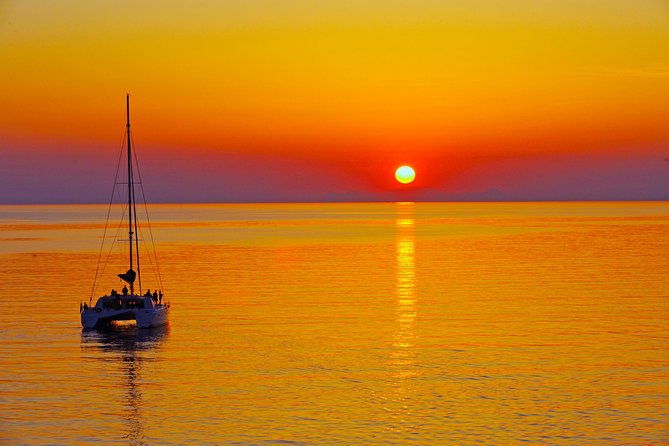 santorini-sunset-luxury-sailing-catamaran-cruise-with-bbq-drinks-transfer