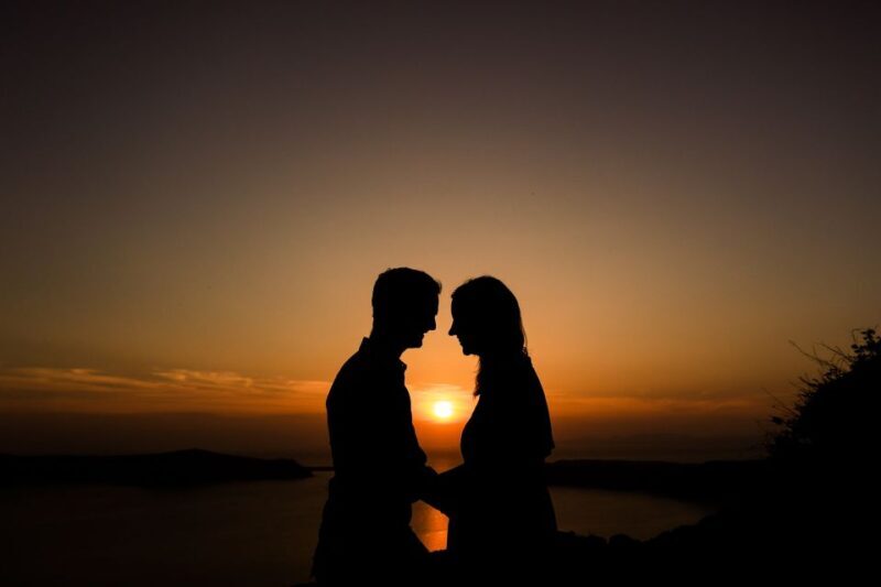 Santorini: Sunset Photo Shoot with a Personal Photographer - An In-Depth Look at the Experience