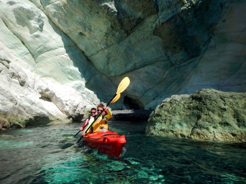 santorini-sunset-sea-kayak-with-light-dinner