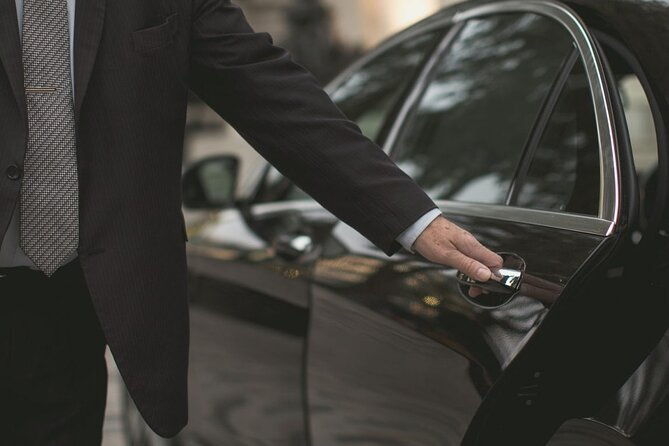 santorini-taxi-service-from-or-to-airport