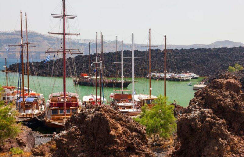 santorini-thirassia-islands-and-volcano-guided-cruise