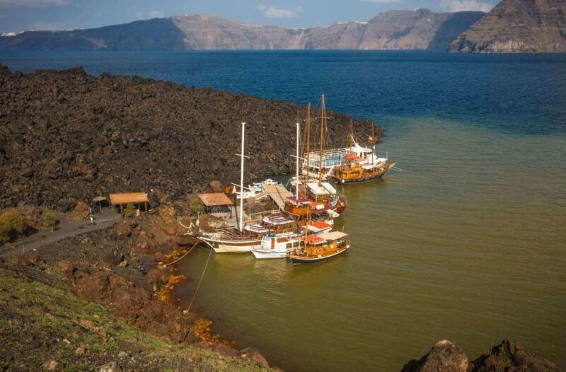 santorini-thirassia-islands-and-volcano-guided-cruise