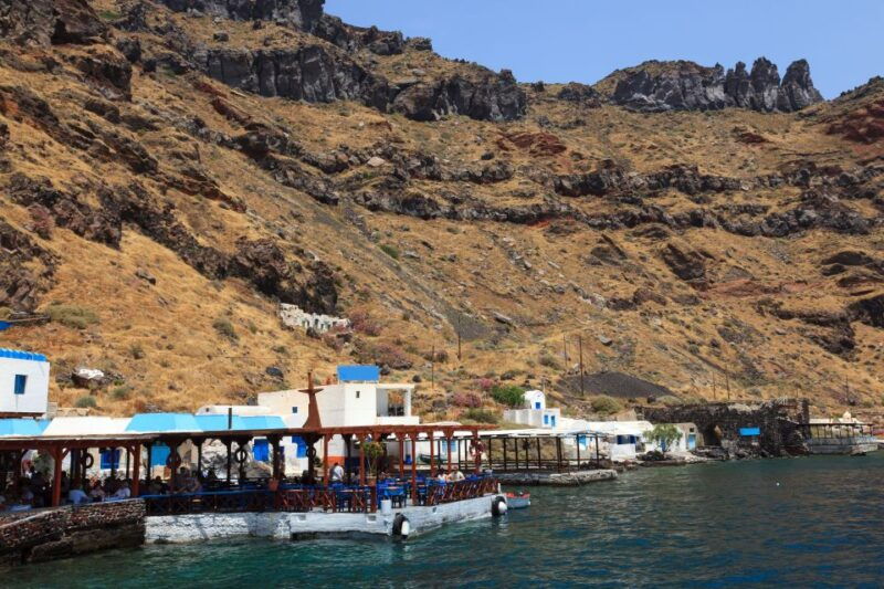 santorini-thirassia-islands-and-volcano-guided-cruise