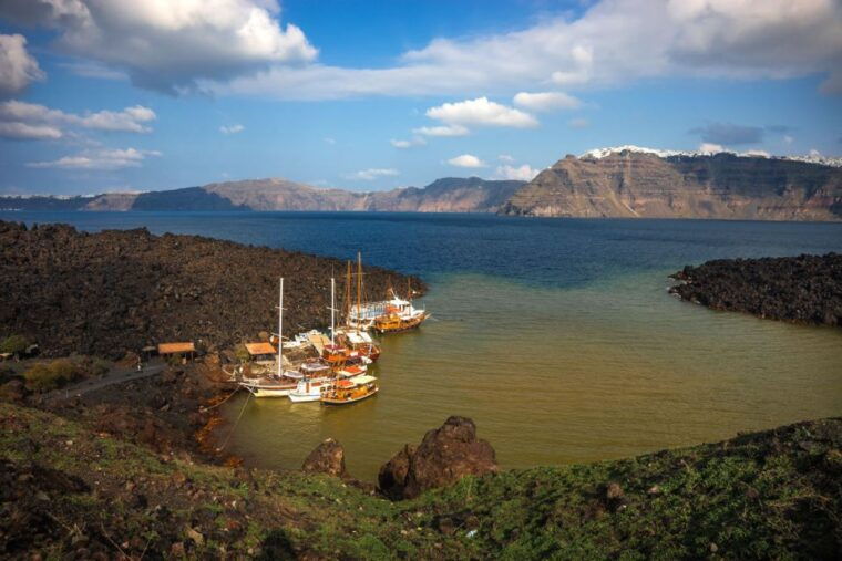santorini-thirassia-islands-and-volcano-guided-cruise
