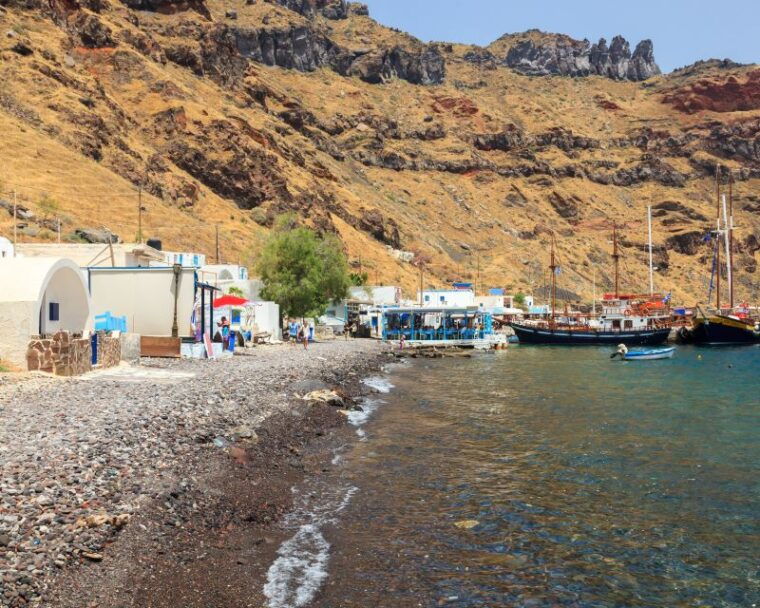 santorini-thirassia-islands-and-volcano-guided-cruise