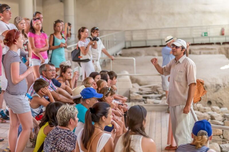 santorini-traditional-sightseeing-bus-tour-with-oia-sunset