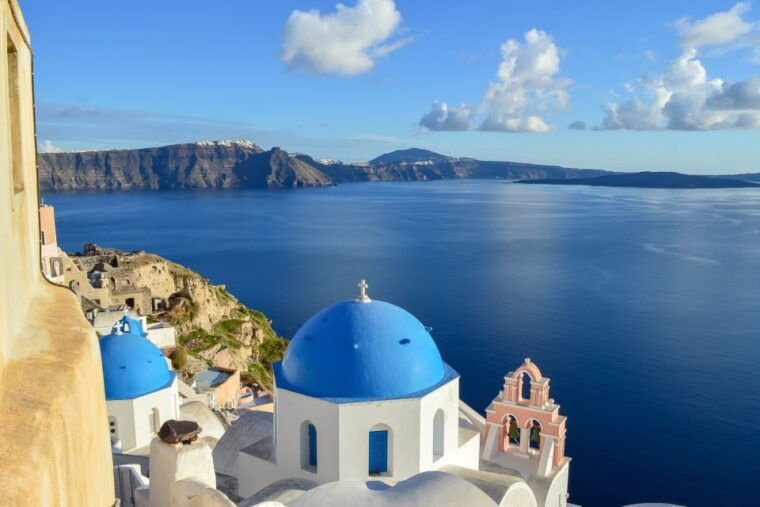 santorini-traditional-sightseeing-bus-tour-with-oia-sunset
