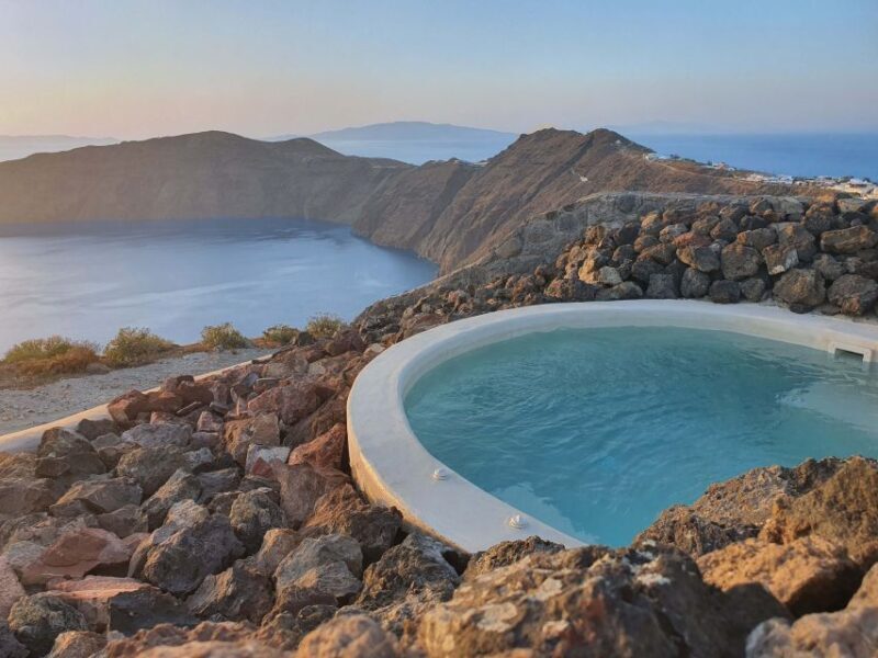 Santorini: Volcanic Hot-Tub Experience with Caldera Views - Key Points