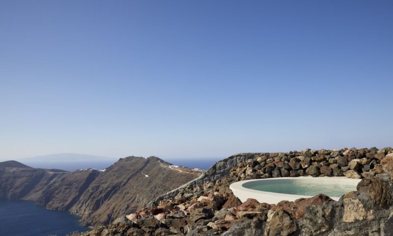 Santorini: Volcanic Hot-Tub Experience with Caldera Views - An In-Depth Look at the Hot-Tub Experience