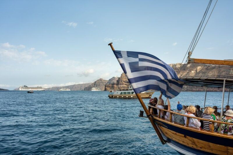 santorini-volcanic-islands-cruise-with-hot-springs-visit