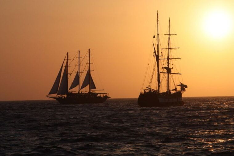 santorini-volcanic-sunset-cruise-with-dinner