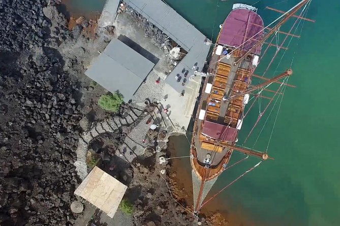 santorini-volcano-half-day-tour