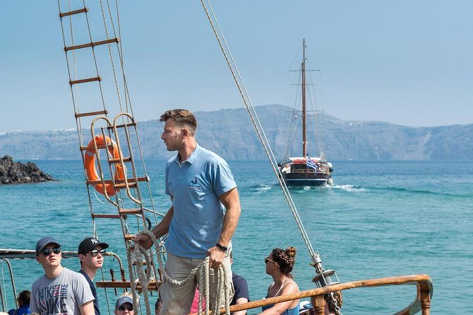 santorini-volcano-half-day-tour