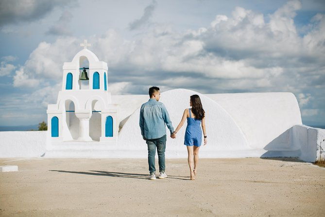 santorini-walking-tour-with-a-personal-photographer