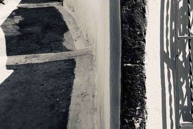 santorini-wine-tasting-and-traditional-cave-settlement-tour