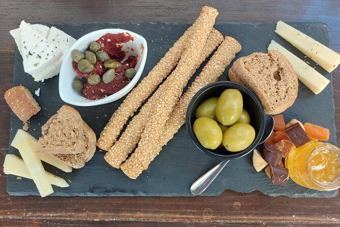 santorini-wine-tasting-food-pairing-taste-good-life-at-santorini