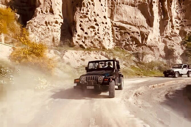santorini-wrangler-jeep-afternoon-convoy-tour