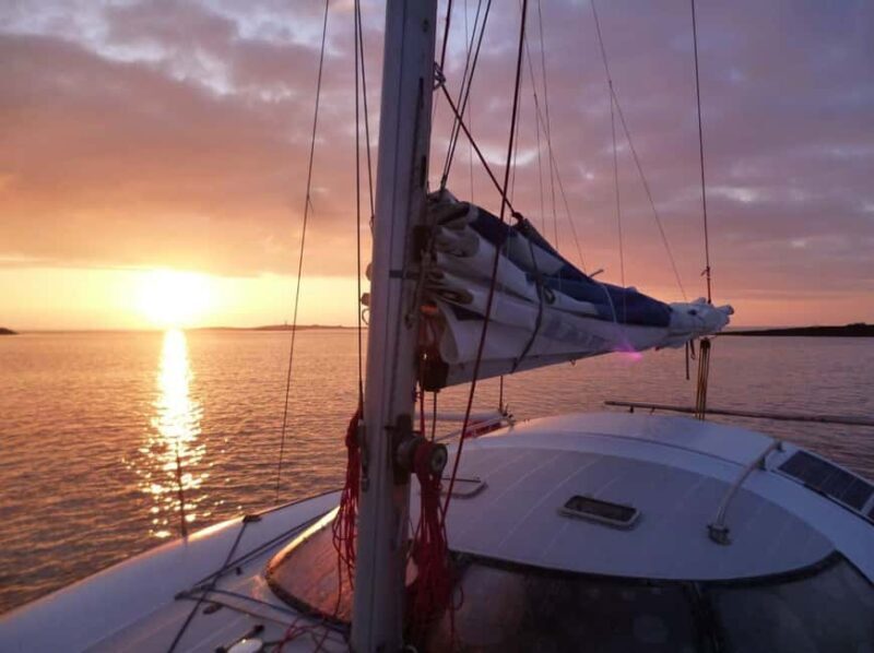Santorini:Catamaran: private cruise with food & drinks - An In-Depth Look at the Santorini Catamaran Experience