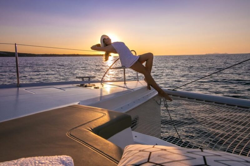 Santorini:Private Catamaran Tour with BBQ & Unlimited Drinks - FAQs