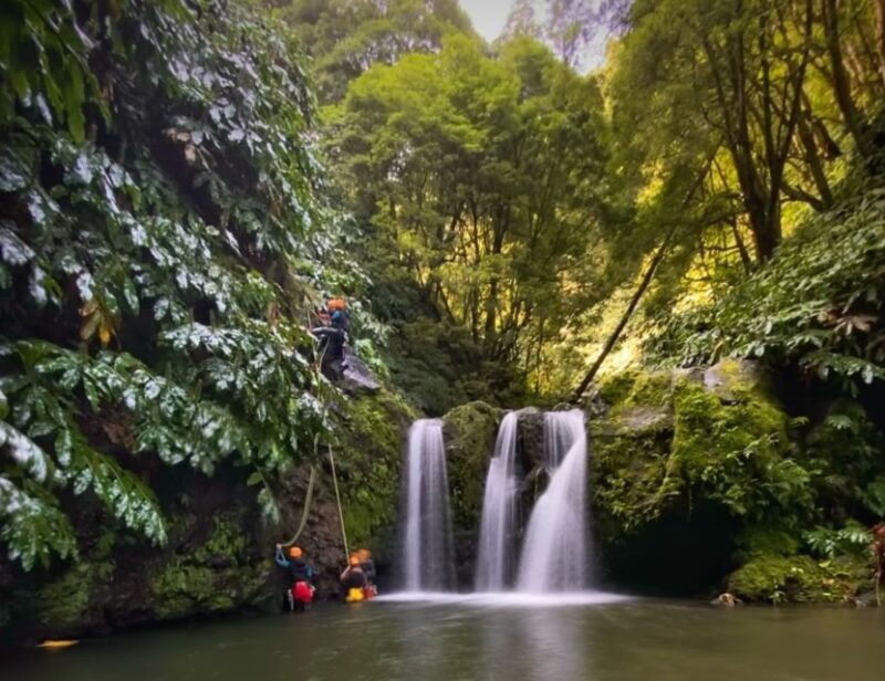 sao-miguel-caldeiroes-canyoning-experience